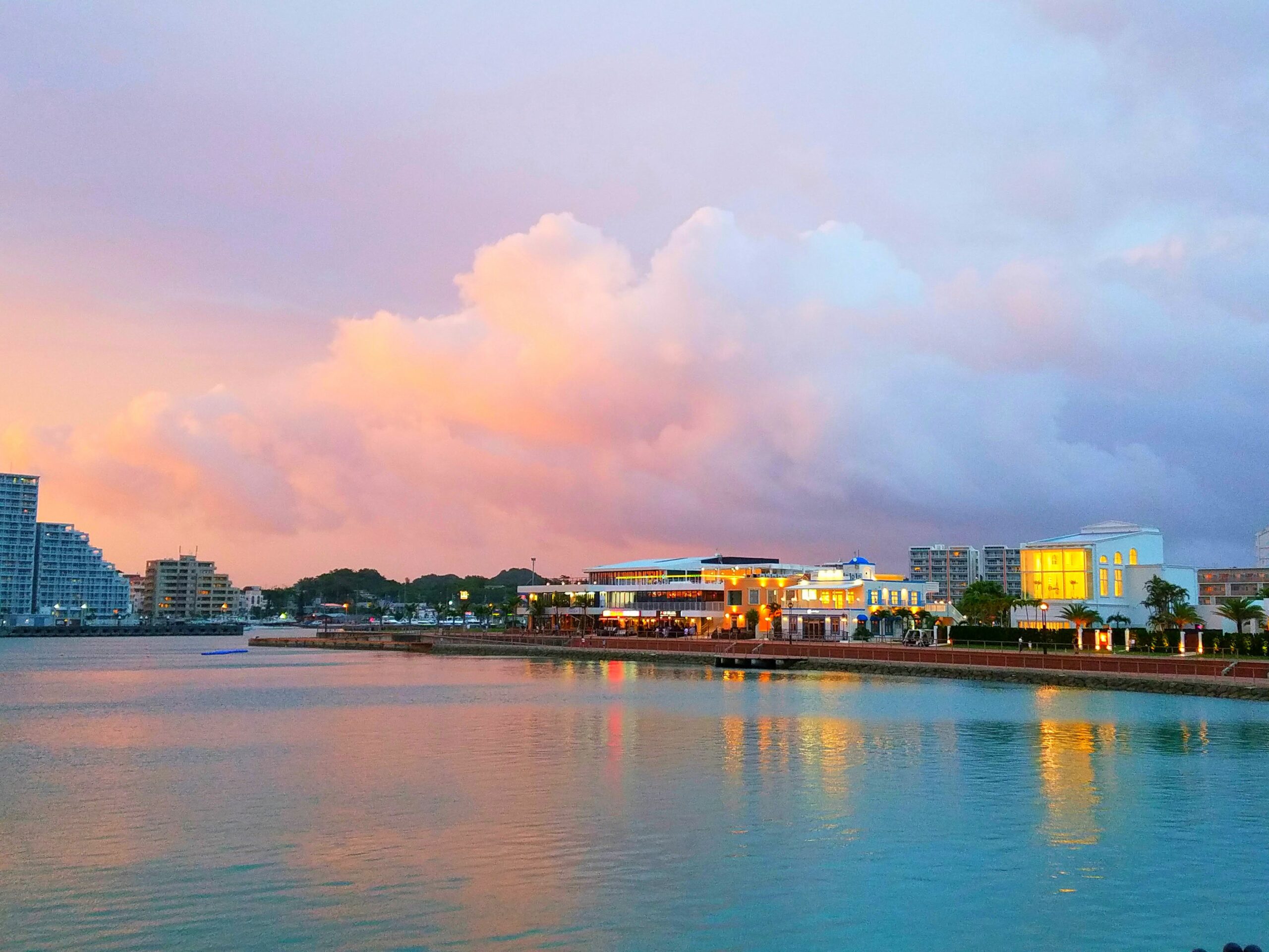 アメリカンビレッジの夜景