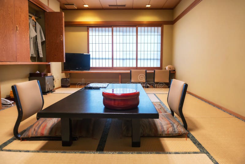 和室・和洋室のある沖縄ホテル - 畳でくつろぐ赤ちゃん連れファミリー