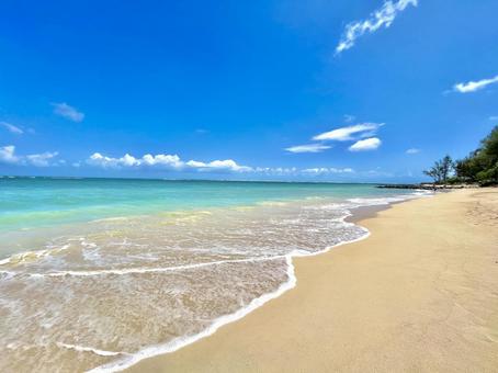 沖縄の美しいビーチと海 子連れ家族旅行